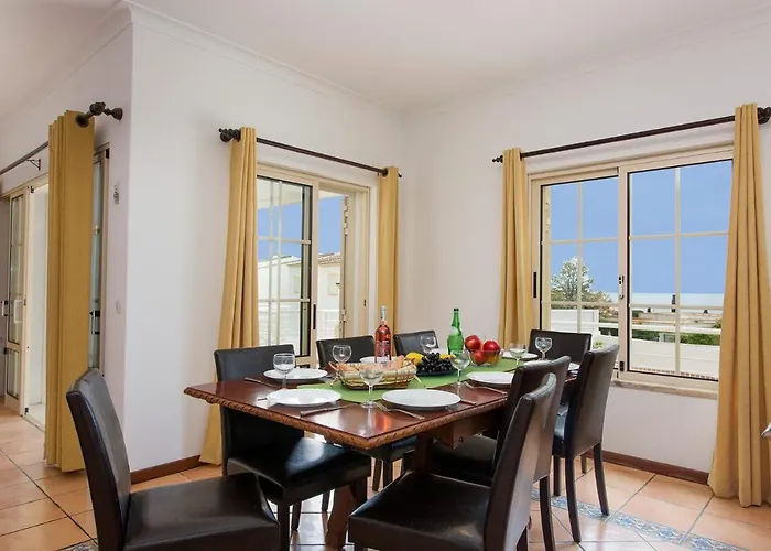 Primavera By ヴィラ